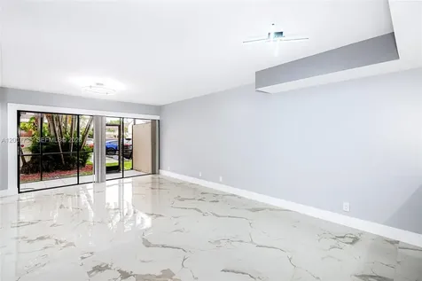 7111 SW 42nd Place Davie FL 33314