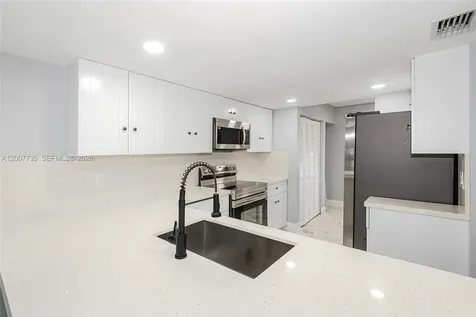 7111 SW 42nd Place Davie FL 33314