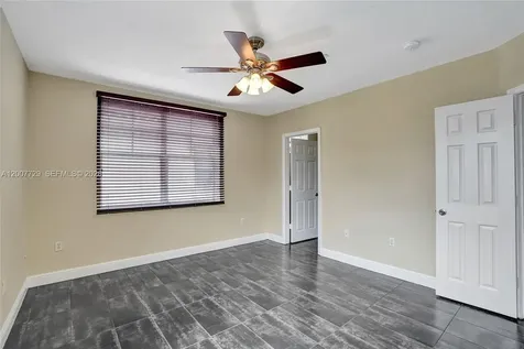 1033 NE 17th Way Fort Lauderdale FL 33304