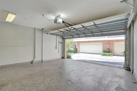 1033 NE 17th Way Fort Lauderdale FL 33304