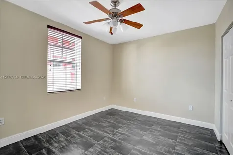 1033 NE 17th Way Fort Lauderdale FL 33304
