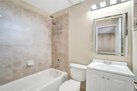 1033 NE 17th Way Fort Lauderdale FL 33304