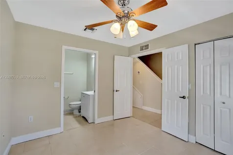 1033 NE 17th Way Fort Lauderdale FL 33304