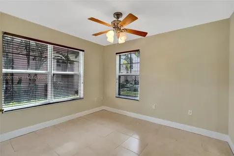 1033 NE 17th Way Fort Lauderdale FL 33304