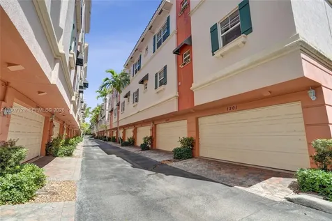 1033 NE 17th Way Fort Lauderdale FL 33304