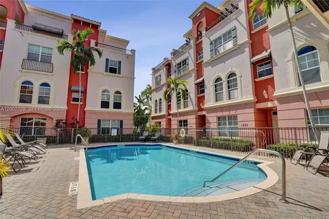 1033 NE 17th Way Fort Lauderdale FL 33304
