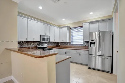 1033 NE 17th Way Fort Lauderdale FL 33304