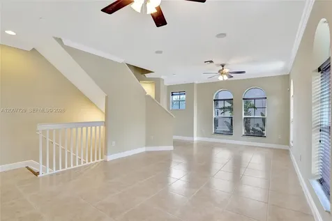 1033 NE 17th Way Fort Lauderdale FL 33304