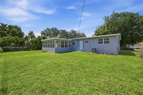 6900 NW 14th Street Plantation FL 33313