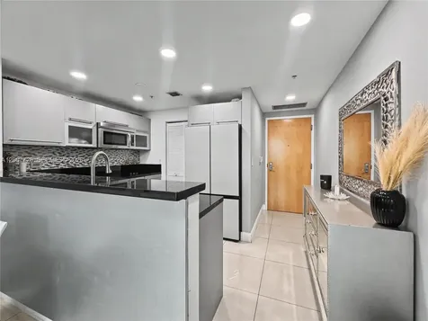 253 NE 2nd Street Miami FL 33132