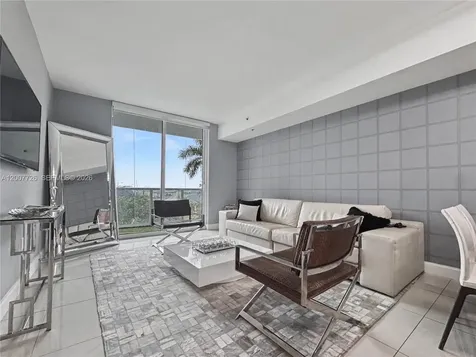 253 NE 2nd Street Miami FL 33132
