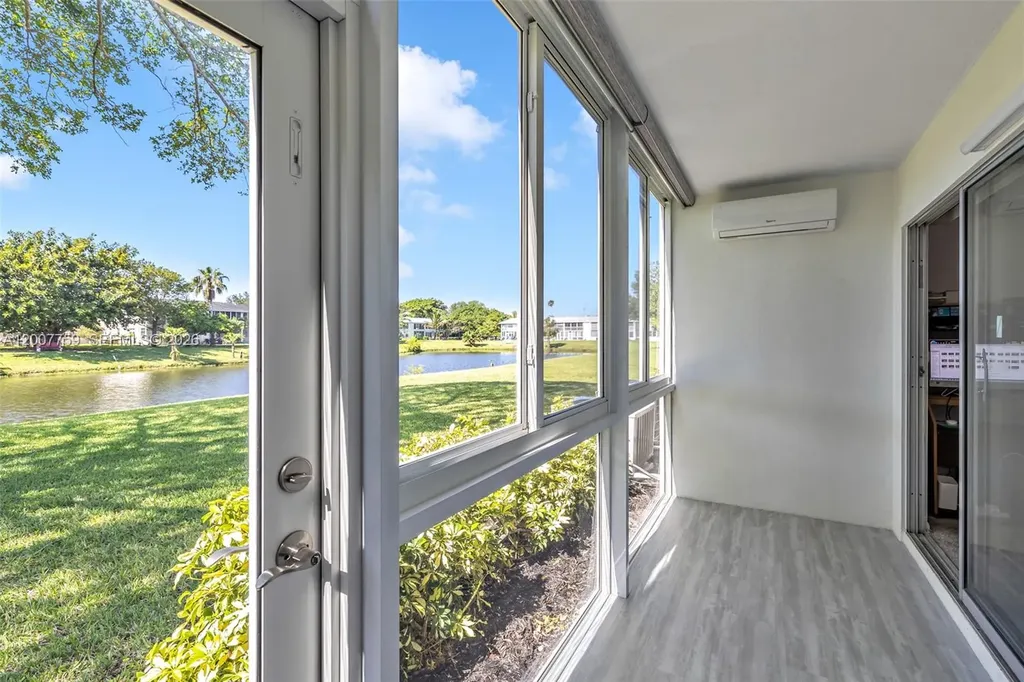 494 W Tilford W Deerfield Beach FL 33442