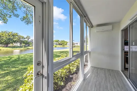 494 W Tilford W Deerfield Beach FL 33442