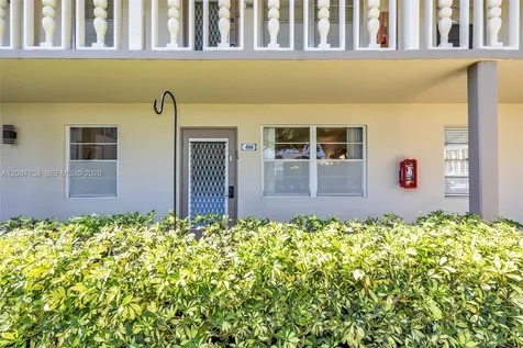 494 W Tilford W Deerfield Beach FL 33442