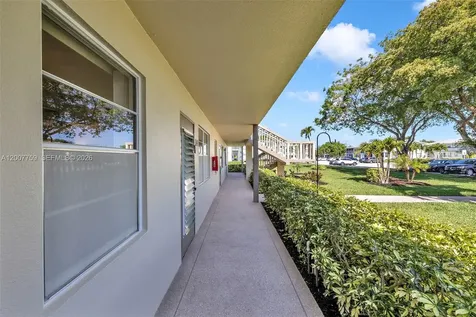 494 W Tilford W Deerfield Beach FL 33442