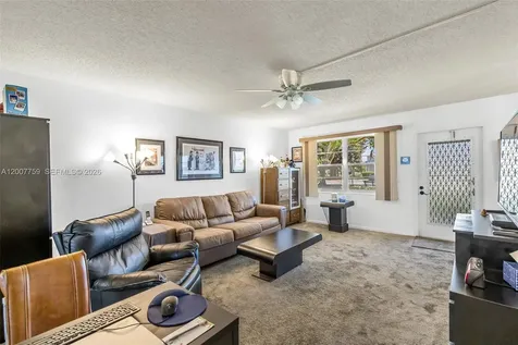 494 W Tilford W Deerfield Beach FL 33442