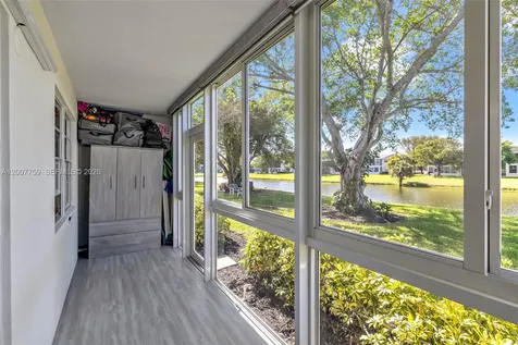 494 W Tilford W Deerfield Beach FL 33442