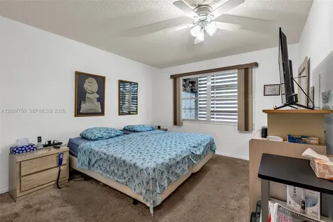 494 W Tilford W Deerfield Beach FL 33442