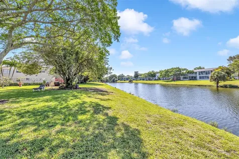 494 W Tilford W Deerfield Beach FL 33442