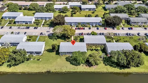 494 W Tilford W Deerfield Beach FL 33442