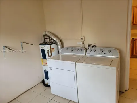 6856 NW 12th Street Plantation FL 33313
