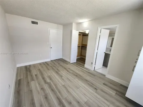 15250 SW 80th Street Miami FL 33193