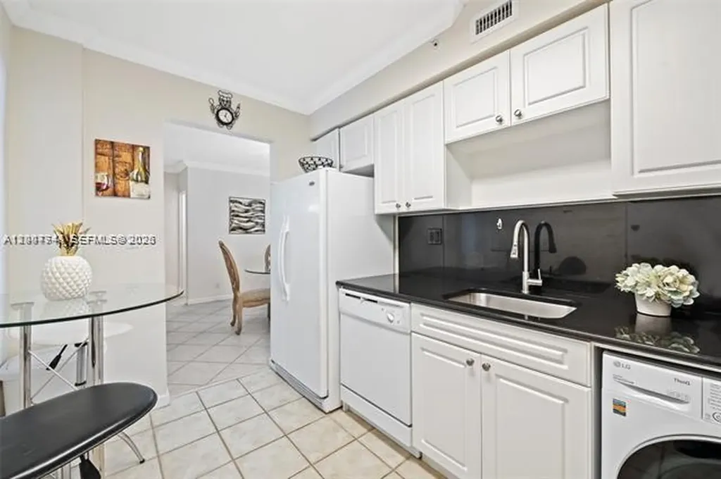2501 S Ocean Drive Hollywood FL 33019