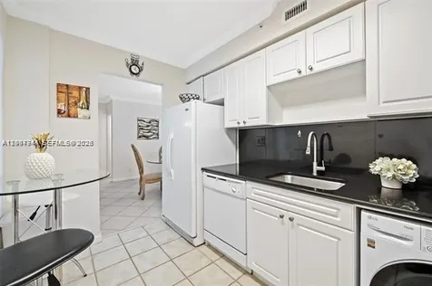 2501 S Ocean Drive Hollywood FL 33019