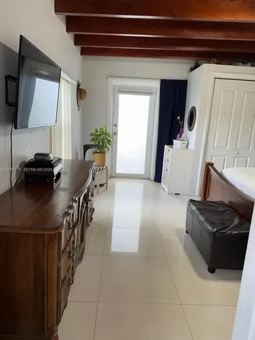 4289 NW 5th Street Miami FL 33126