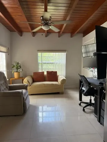 4289 NW 5th Street Miami FL 33126