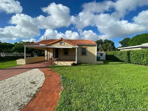 4289 NW 5th Street Miami FL 33126
