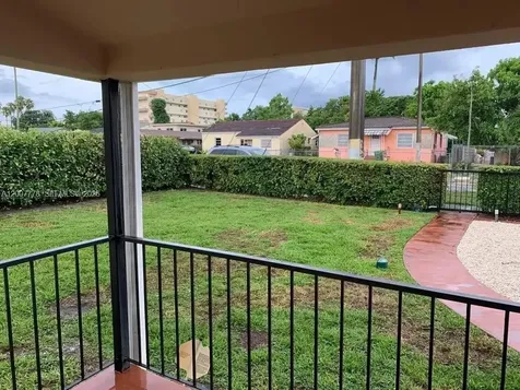 4289 NW 5th Street Miami FL 33126