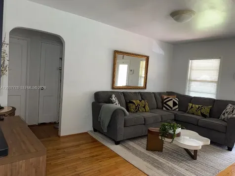 4289 NW 5th Street Miami FL 33126