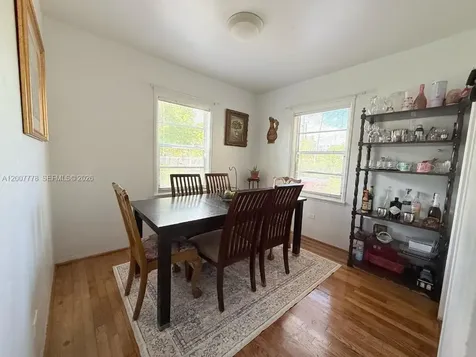 4289 NW 5th Street Miami FL 33126