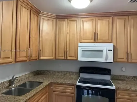 4289 NW 5th Street Miami FL 33126