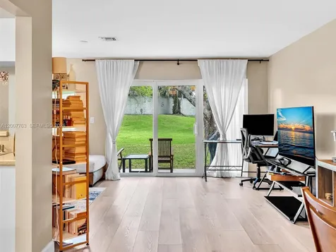 1958 E Discovery Circle E Deerfield Beach FL 33442