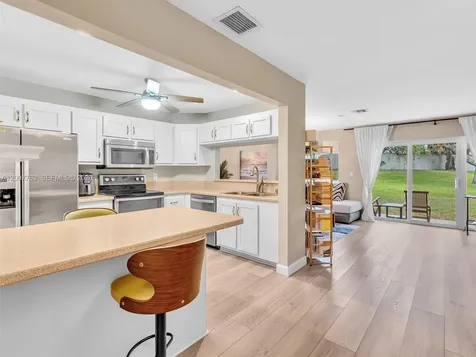 1958 E Discovery Circle E Deerfield Beach FL 33442