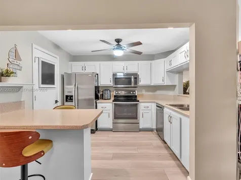 1958 E Discovery Circle E Deerfield Beach FL 33442