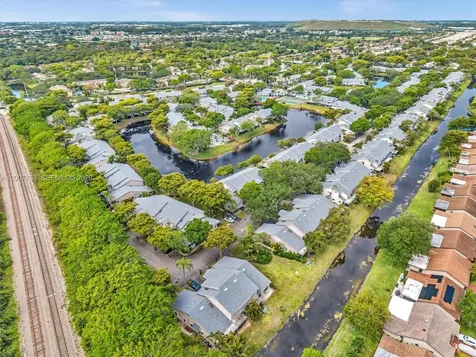 1958 E Discovery Circle E Deerfield Beach FL 33442