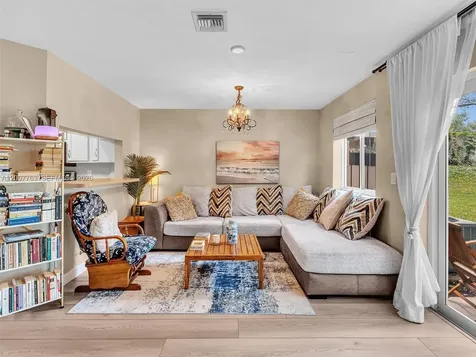 1958 E Discovery Circle E Deerfield Beach FL 33442