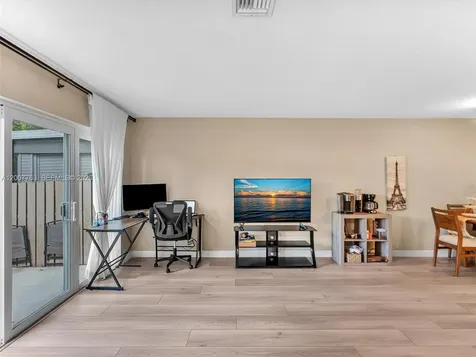 1958 E Discovery Circle E Deerfield Beach FL 33442