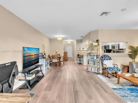 1958 E Discovery Circle E Deerfield Beach FL 33442