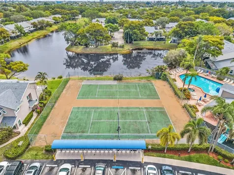 1958 E Discovery Circle E Deerfield Beach FL 33442
