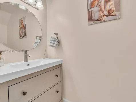 1958 E Discovery Circle E Deerfield Beach FL 33442