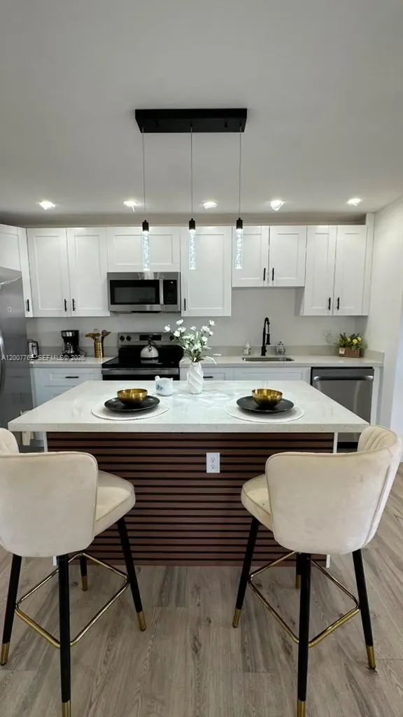 2572 NW 20th Street Fort Lauderdale FL 33311