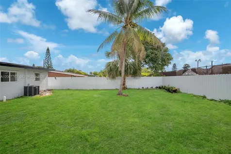 2572 NW 20th Street Fort Lauderdale FL 33311