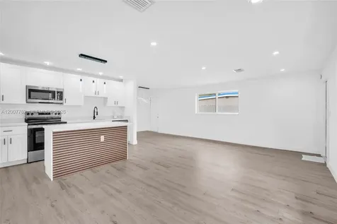 2572 NW 20th Street Fort Lauderdale FL 33311