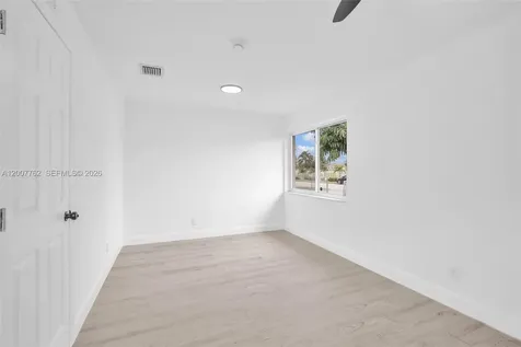 2572 NW 20th Street Fort Lauderdale FL 33311