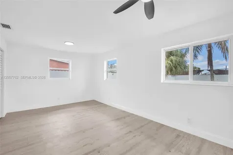 2572 NW 20th Street Fort Lauderdale FL 33311