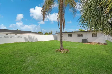 2572 NW 20th Street Fort Lauderdale FL 33311